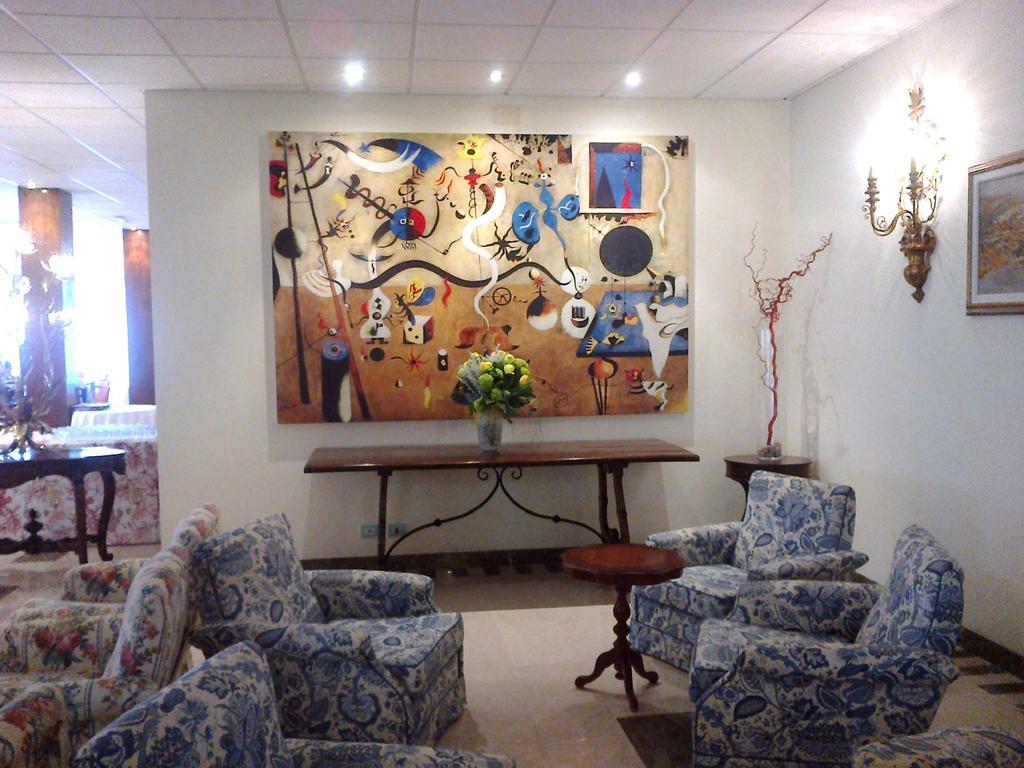Hotel Broglia Сирмионе Екстериор снимка