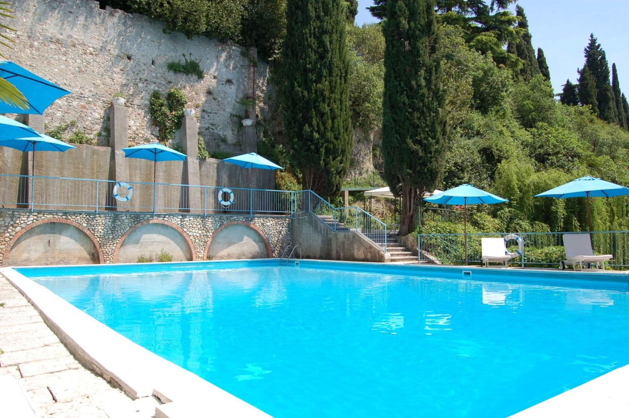 Hotel Broglia Сирмионе Екстериор снимка