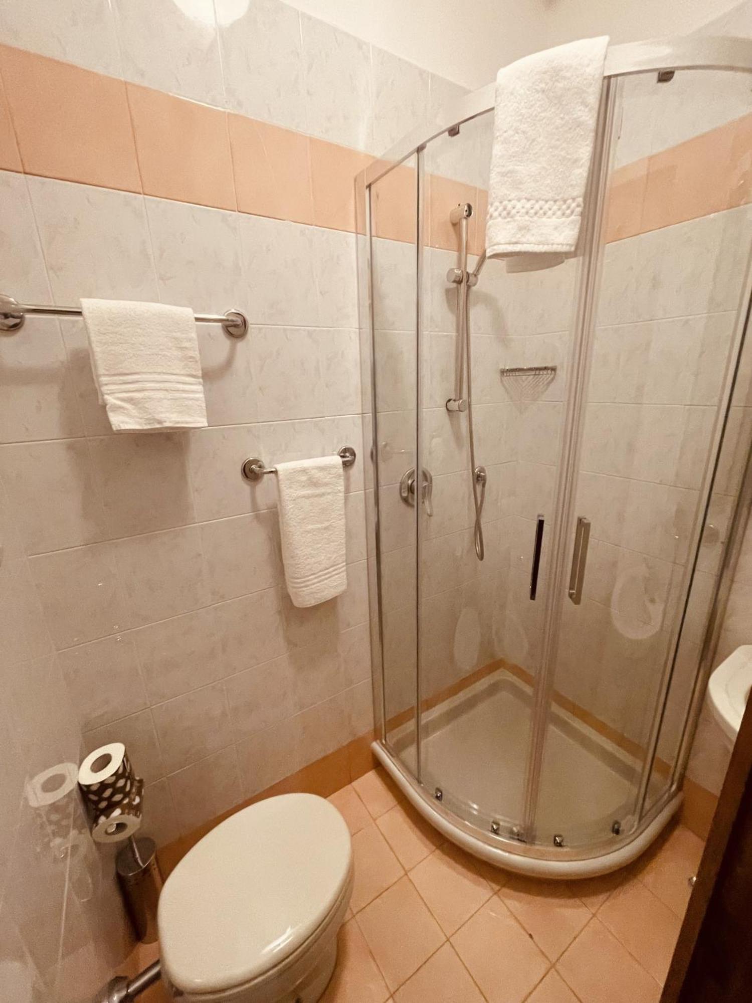 Hotel Broglia Сирмионе Екстериор снимка