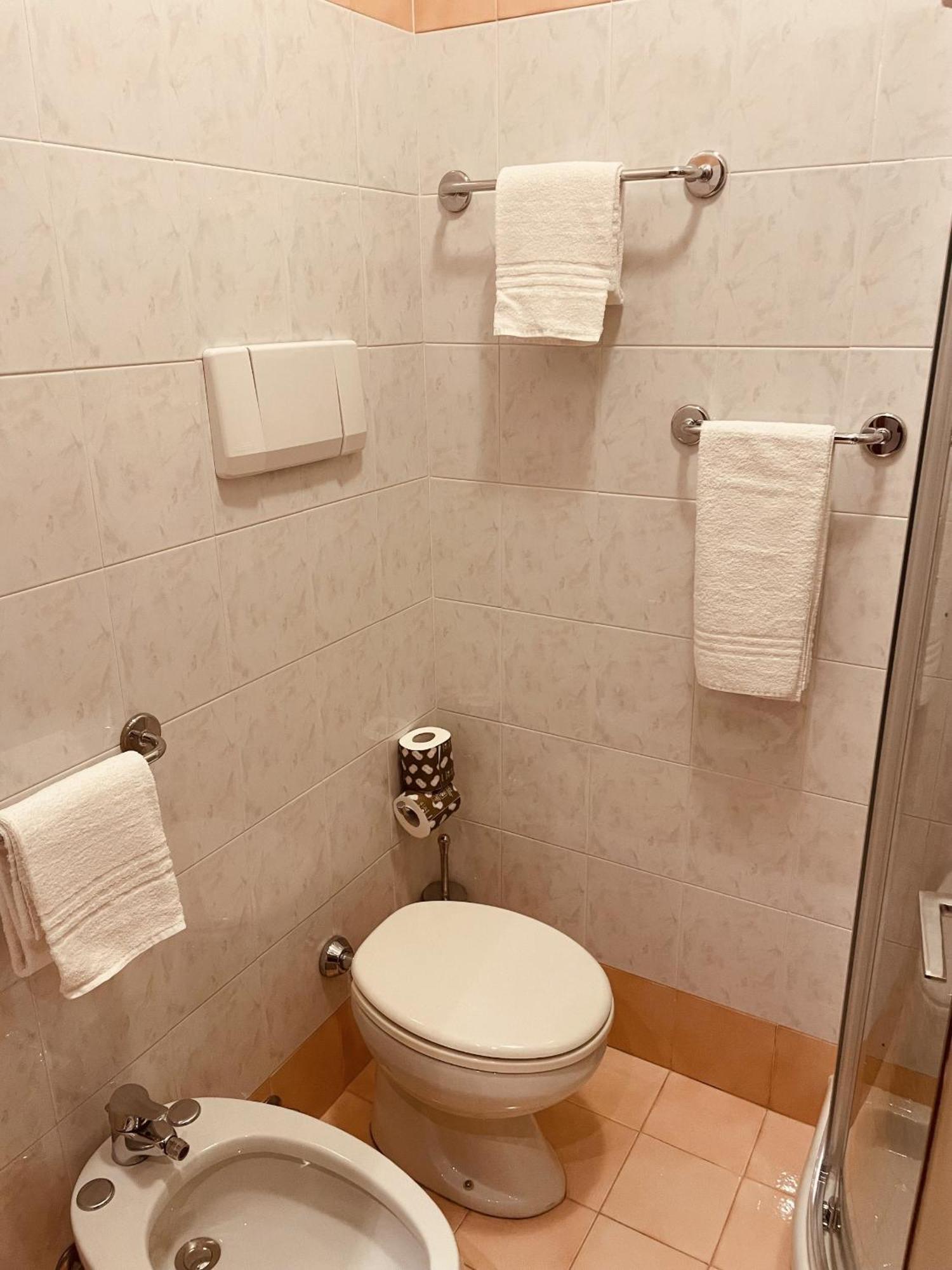 Hotel Broglia Сирмионе Екстериор снимка
