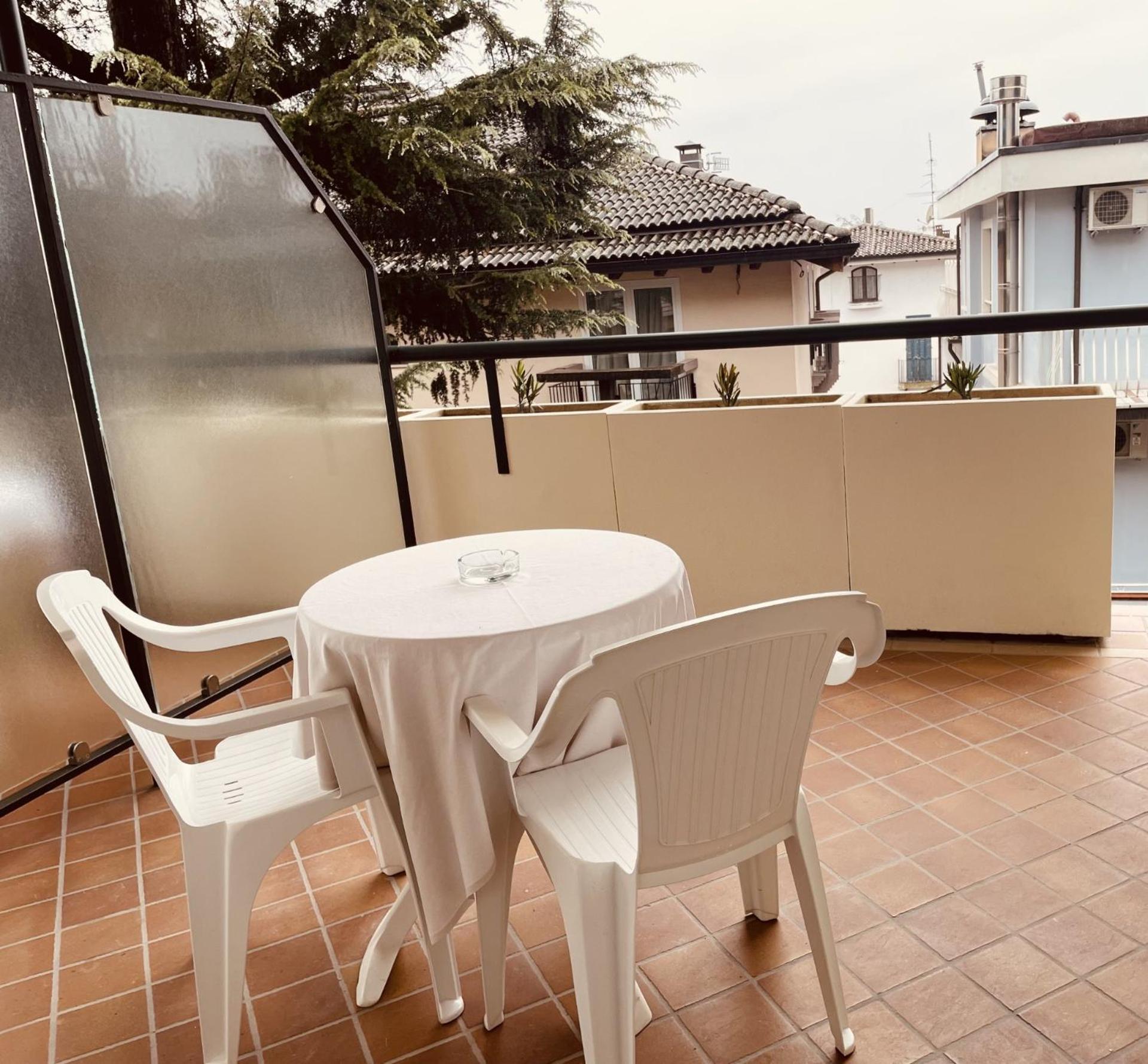 Hotel Broglia Сирмионе Екстериор снимка