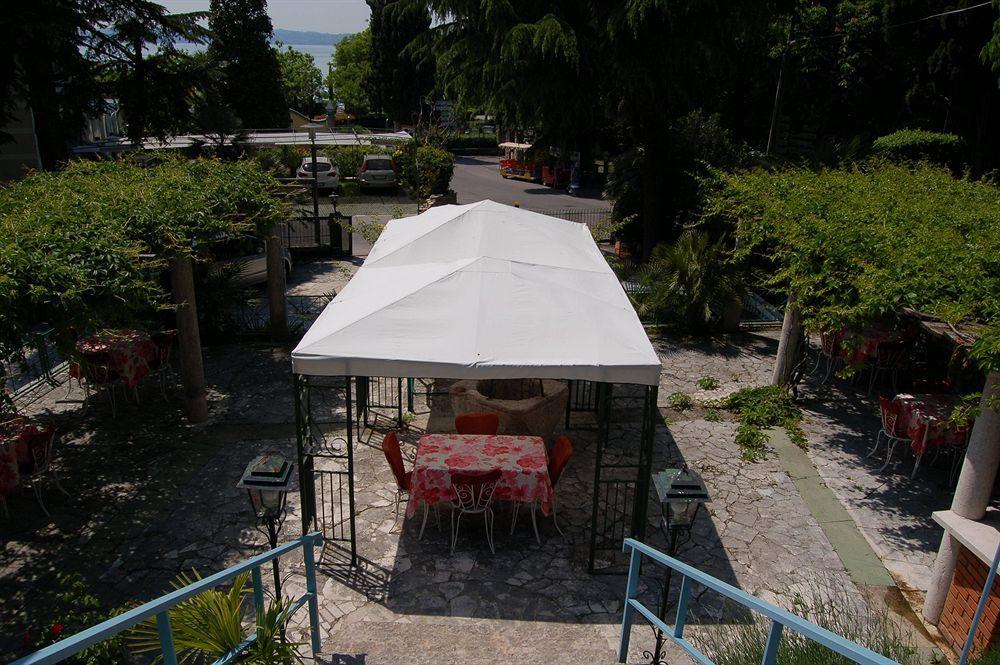 Hotel Broglia Сирмионе Екстериор снимка