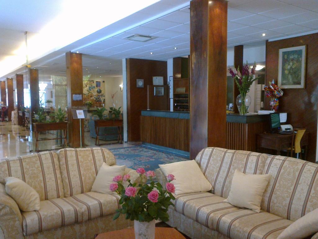 Hotel Broglia Сирмионе Екстериор снимка