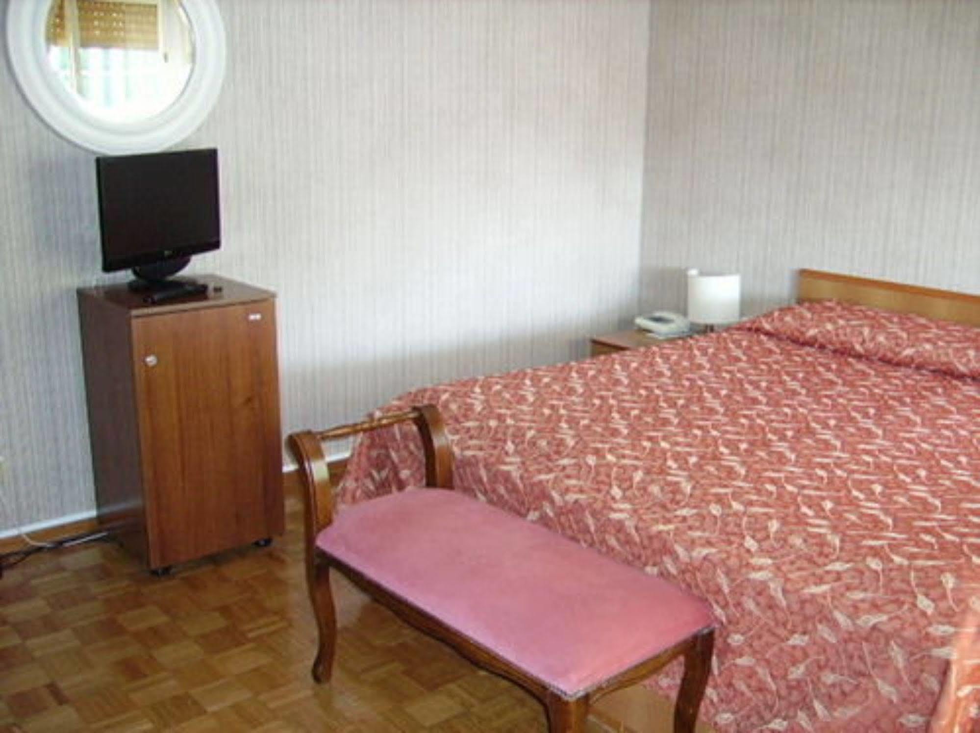 Hotel Broglia Сирмионе Екстериор снимка